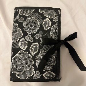 Thirty One Black and White Patterned Note Pad Holder.